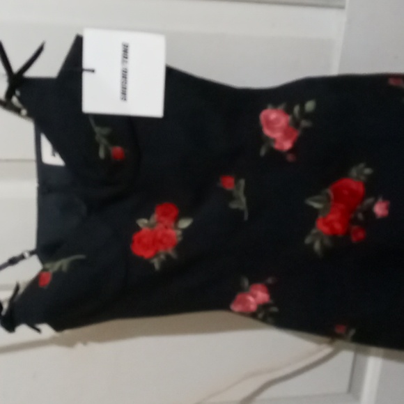 SHUSHU/TONG Black with red roses cocktail dress from Nordstrom - Picture 2 of 3